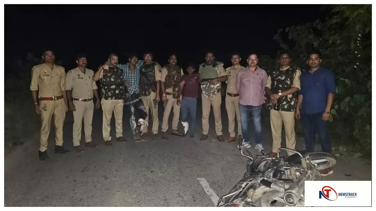 कुशीनगर: लव जिहाद और छेड़खानी में वांछित 25-25 हजार के दो बदमाश मुठभेड़ में घायल