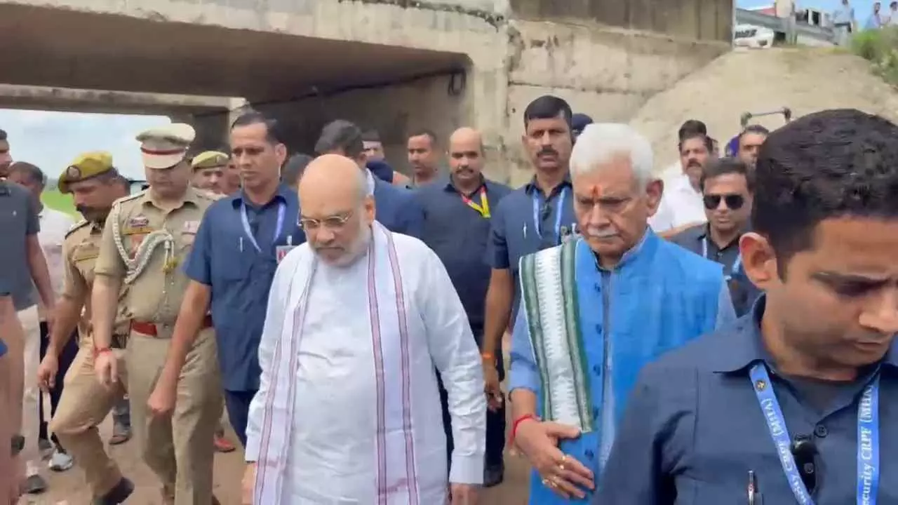 घाटी में भयंकर तबाही, अमित शाह ने किया दौरा, जाना पीड़ितों का हाल, मंगुचक्क का भी निरीक्षण