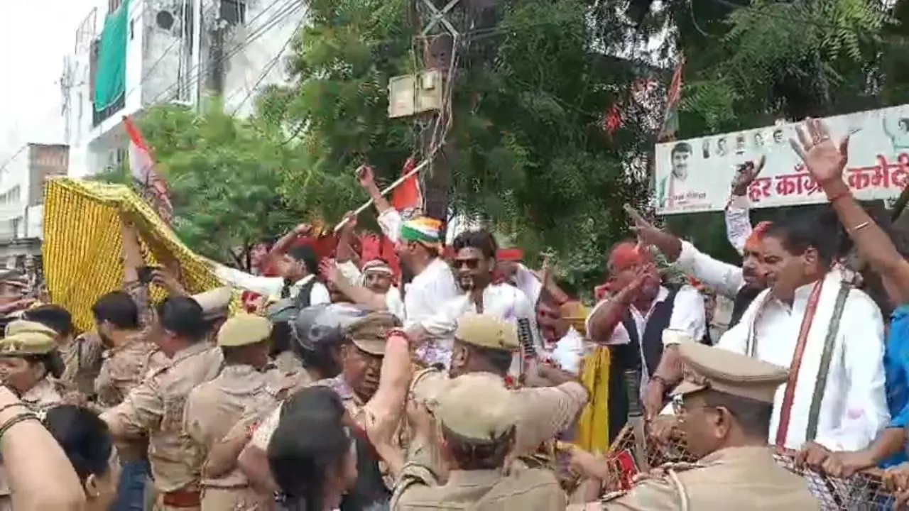 Hardoi News: भारतीय जनता पार्टी तोड़ फोड़ की नियति से किया कांग्रेस कार्यालय पर हमला