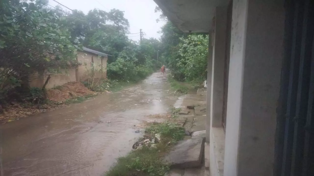 Heavy rains, farmers exposed, traffic affected by floods