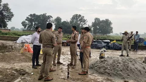 बारूद के ढेर पर बसा लखनऊ का बेहटा गांव! दो धमाकों के बाद शुरू हुई छापेमारी, BDS टीम मौजूद बारूद के ढेर पर बसा लखनऊ का बेहटा गांव! दो धमाकों के बाद शुरू हुई छापेमारी, BDS टीम मौजूद