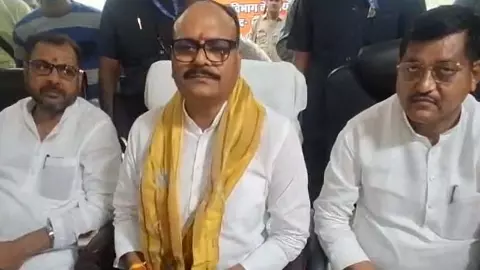 Banda News: बांदा पहुंचे डिप्टी सीएम ब्रजेश पाठक, मेडिकल कॉलेज की खामियों पर हुए सख्त Banda News: बांदा पहुंचे डिप्टी सीएम ब्रजेश पाठक, मेडिकल कॉलेज की खामियों पर हुए सख्त