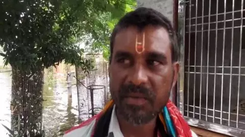 Mathura News: माट के राधा रानी मानसरोवर में यमुना का पानी घुसा, मंदिर जलमग्न, लगाए बैरिकेड Mathura News: माट के राधा रानी मानसरोवर में यमुना का पानी घुसा, मंदिर जलमग्न, लगाए बैरिकेड