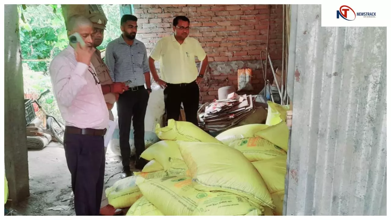 महराजगंज: भारत-नेपाल सीमा पर खाद तस्करी के खिलाफ बड़ी कार्रवाई, 46 बोरी खाद बरामद