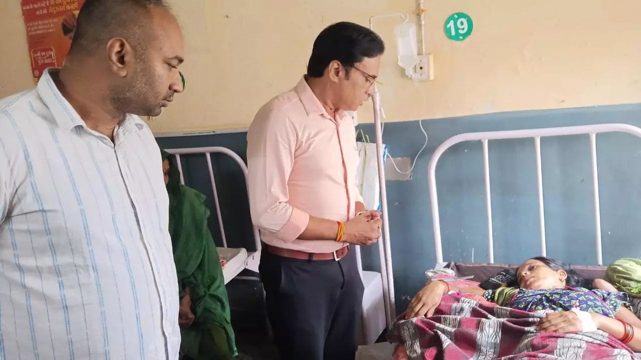 Bareilly News: डीसीएमओ अमित कुमार ने मीरगंज सीएचसी का निरीक्षण कर बताए मलेरिया रोकथाम के उपाय