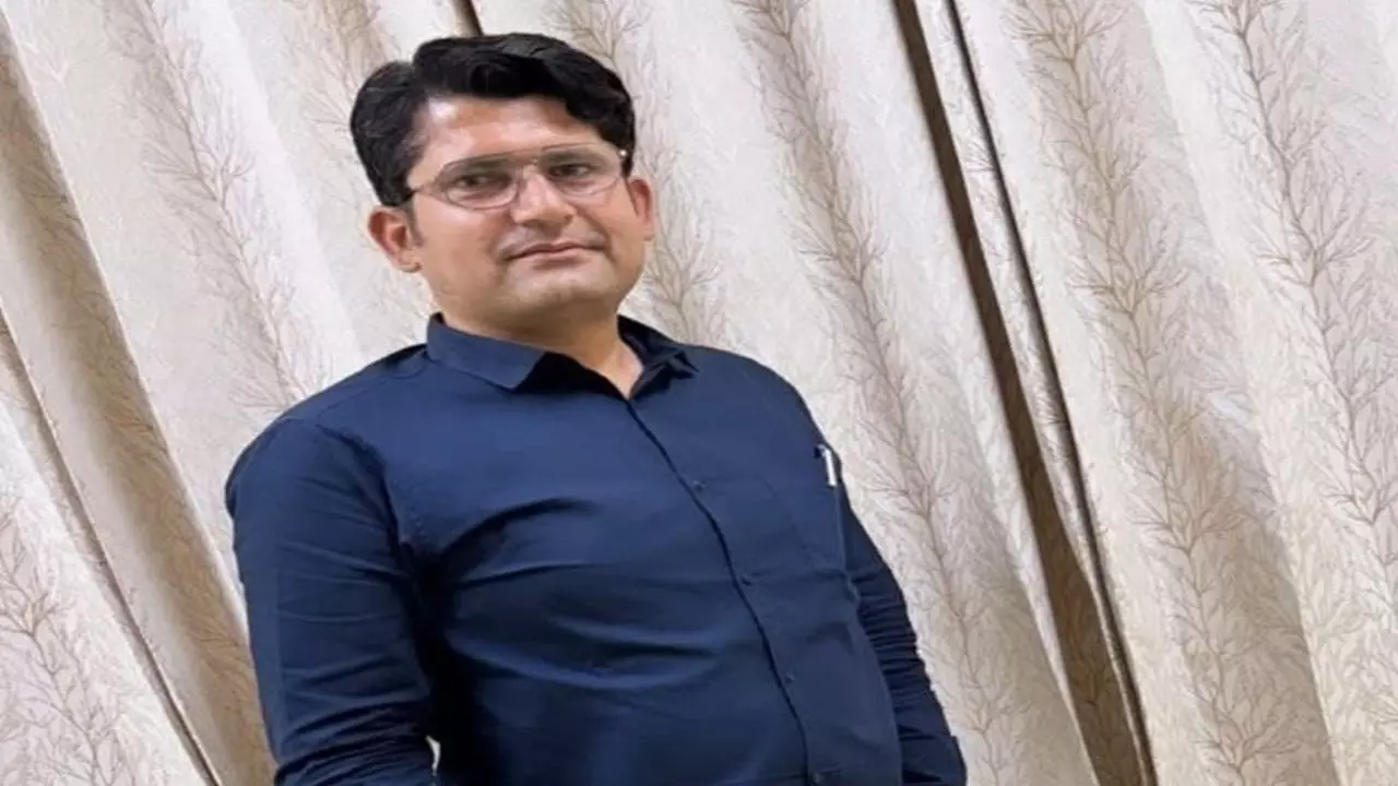 Bijnor News: तहसीलदार ने सरकारी आवास में खुद को गोली मारी, हालत नाजुक