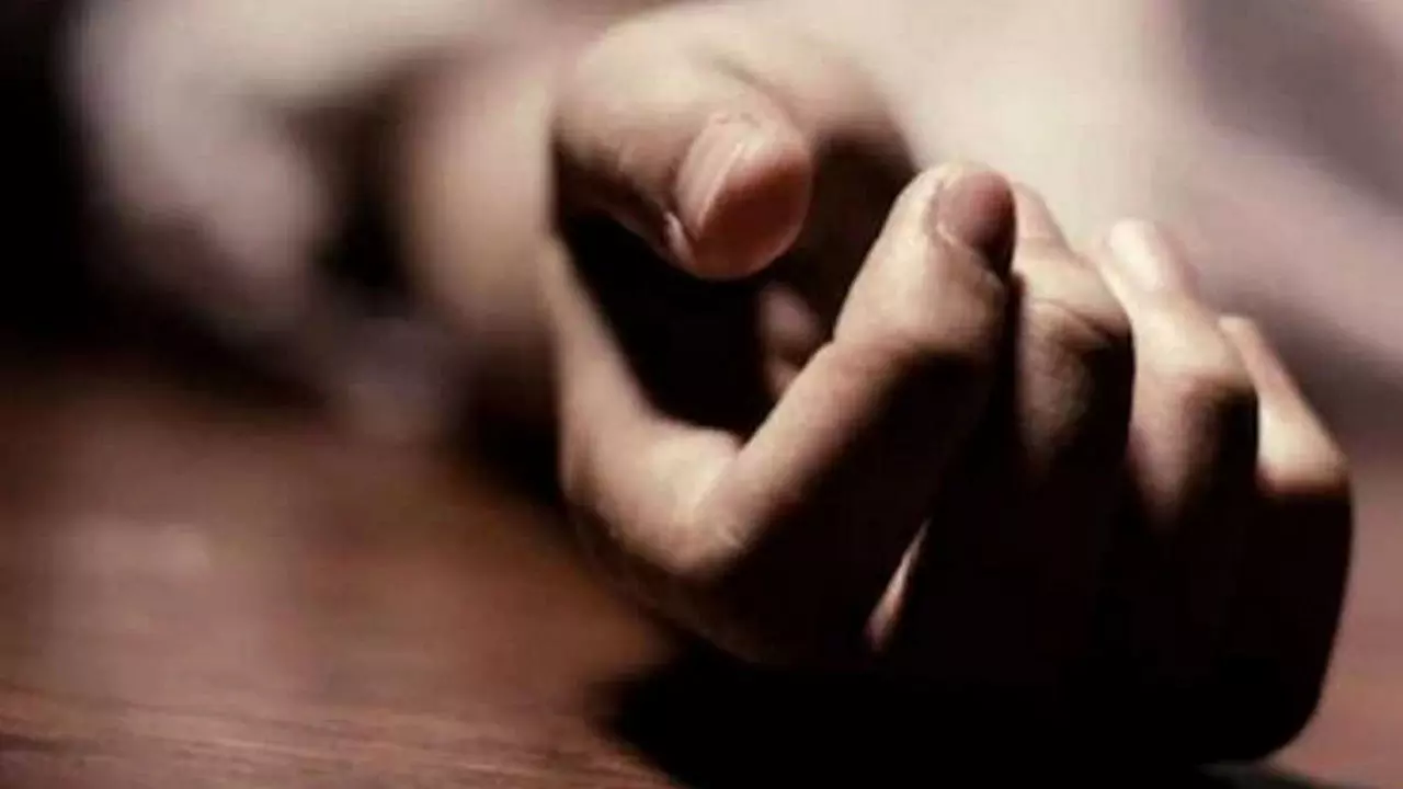 Etah News: एटा में झोलाछाप से डेंगू मरीज की मौत, मेडिकल कॉलेज ने किया था रेफर