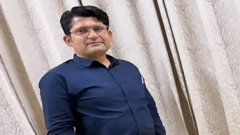 Bijnor News: तहसीलदार ने सरकारी आवास में खुद को गोली मारी, हालत नाजुक Bijnor News: तहसीलदार ने सरकारी आवास में खुद को गोली मारी, हालत नाजुक