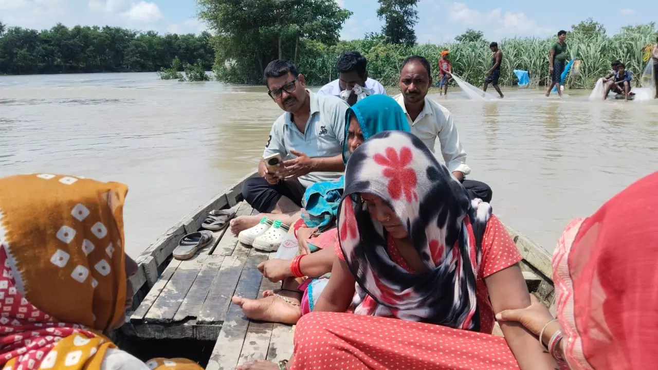 बाढ़ की त्रासदी में प्रशासन की मदद से गर्भवती का सुरक्षित प्रसव, जच्चा-बच्चा स्वस्थ