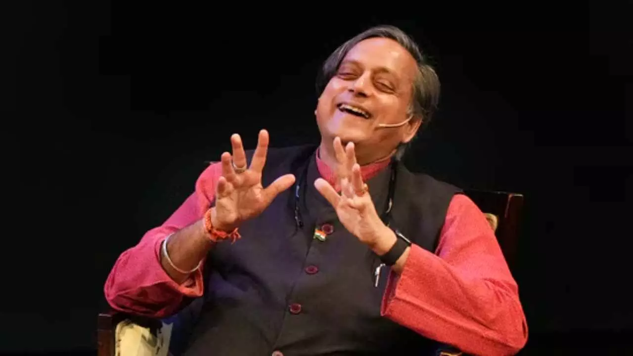 भारतीय की बाइक ब्रिटैन में चोरी, थरूर ने लिए ब्रिटिश म्यूजियम के मजे, कहा- चोरी तो इतिहास है इनका