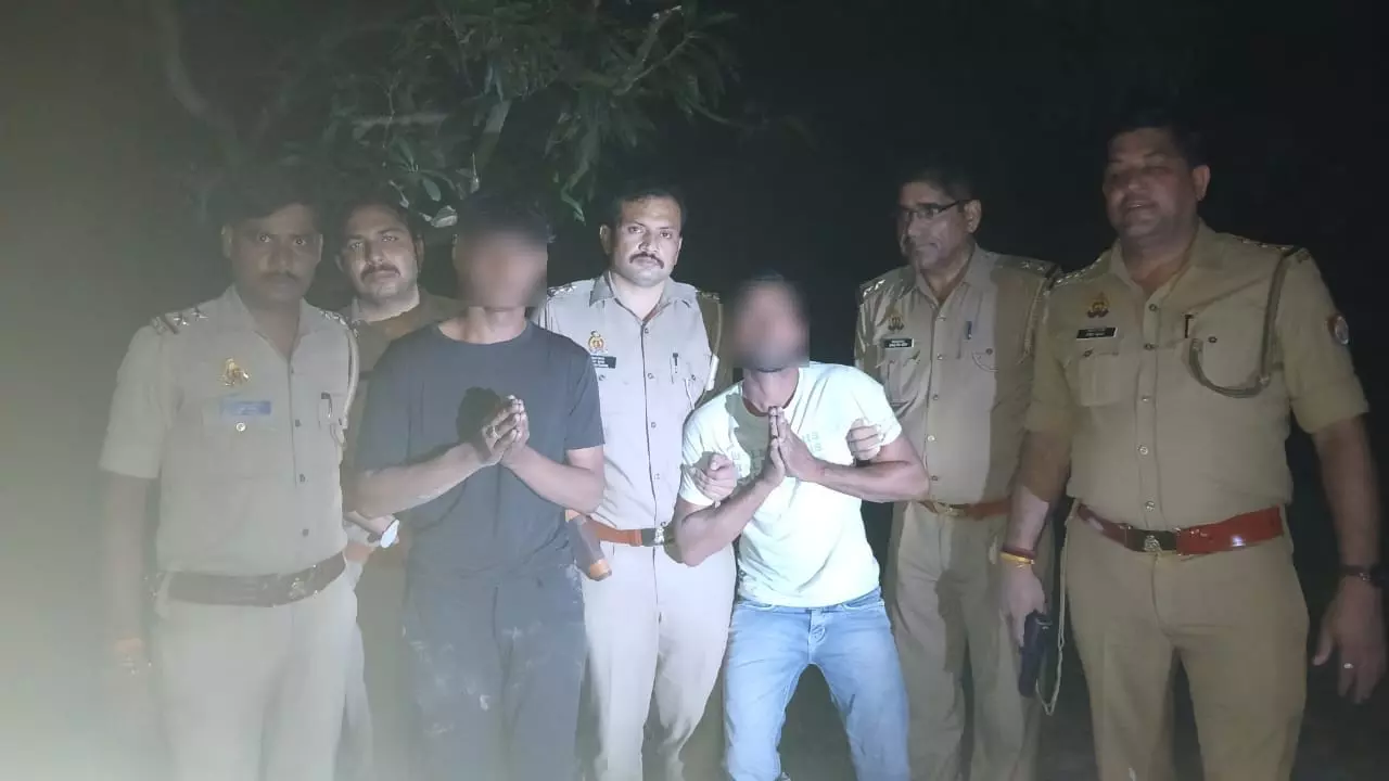 Hapur News: पुलिस मुठभेड़ में घायल हुआ कुख्यात गोकश, गोली लगते ही बोला “साहब, गलती हो गई!