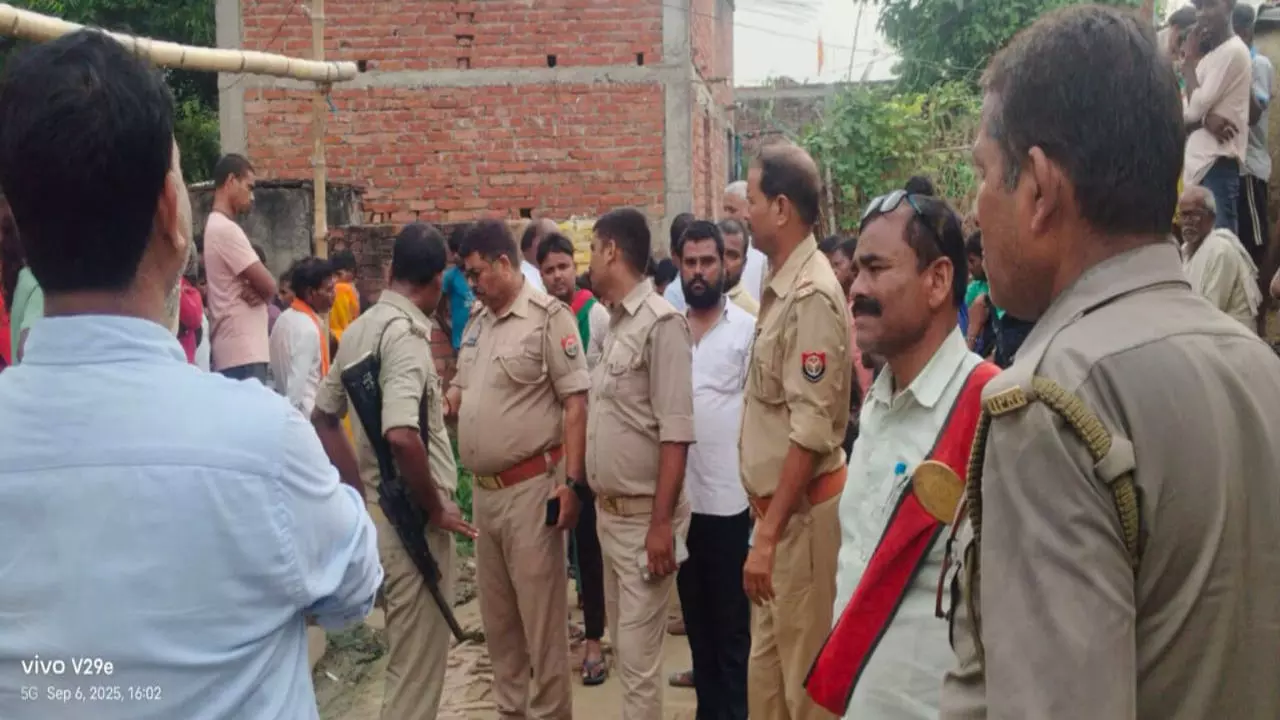 Chandauli News: खेलते-खेलते नहर में गिरे दो बच्चे, एक की मौत