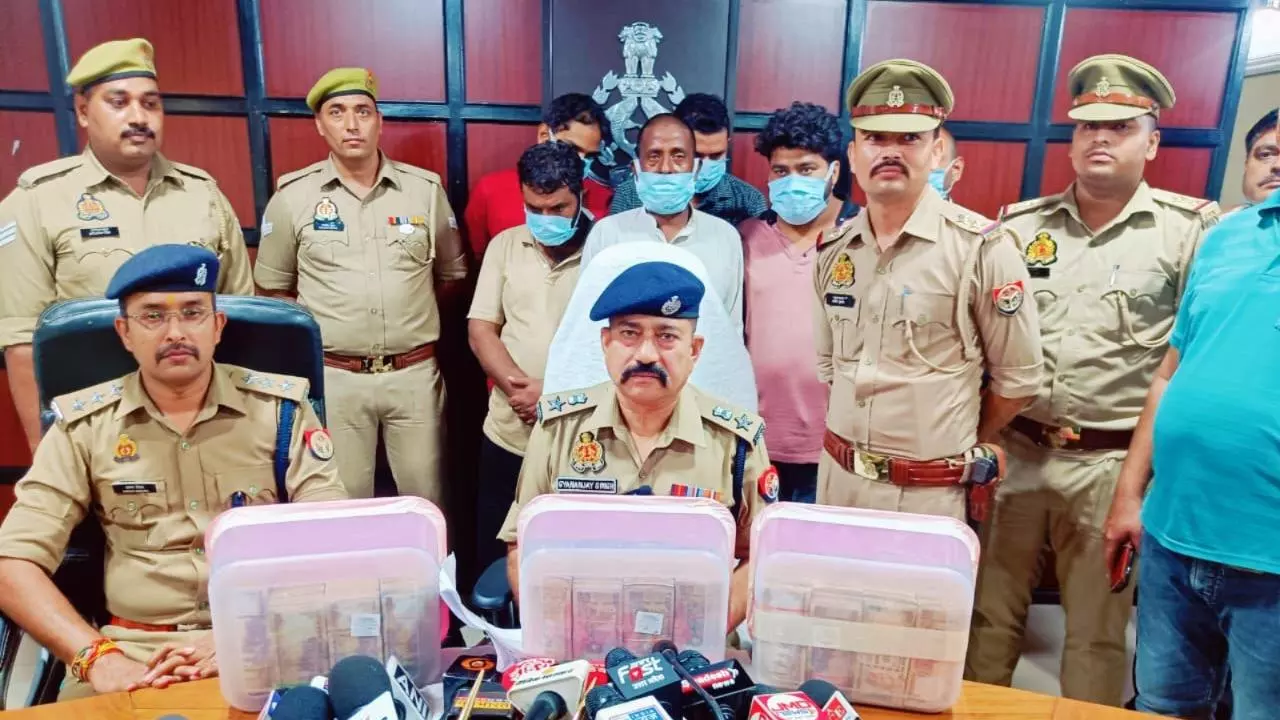 Hapur News: नोटबंदी के 9 साल बाद भी पुराने नोटों का खेल, हापुड़ में गिरोह पकड़ा गया