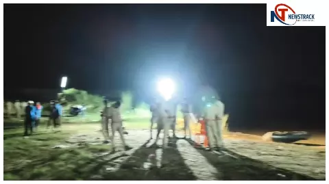 Balrampur News: बलरामपुर में राप्ती नदी में कूदा दंपति, पत्नी बची पति की तलाश जारी Balrampur News: बलरामपुर में राप्ती नदी में कूदा दंपति, पत्नी बची पति की तलाश जारी