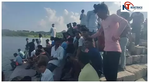 महोबा: गणेश विसर्जन के लिए कमल तोड़ने गए युवक की तालाब में डूबने से मौत, 19 घंटे बाद मिला शव