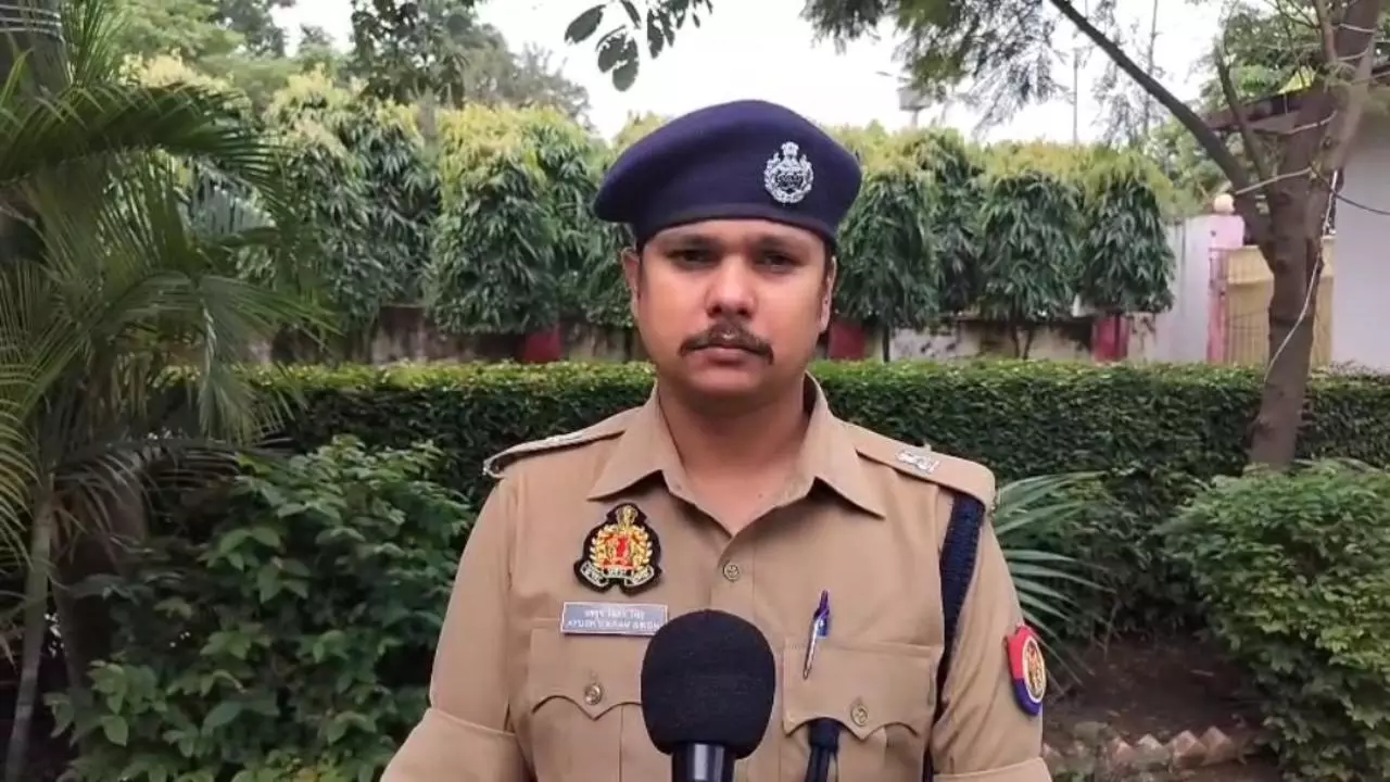 Meerut News: मेरठ में शराब न मिलने पर होमगार्ड ने ठेके में लगाई आग, सीसीटीवी ने पकड़ा आरोपी