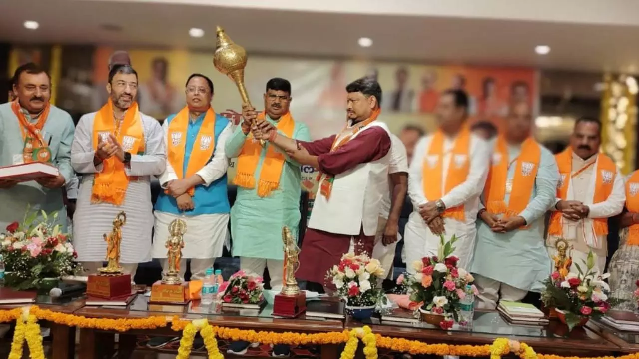 Kasganj News: भाजपा प्रदेश संगठन की बैठक, पंचायत चुनाव को लेकर पदाधिकारियों को मिले निर्देश