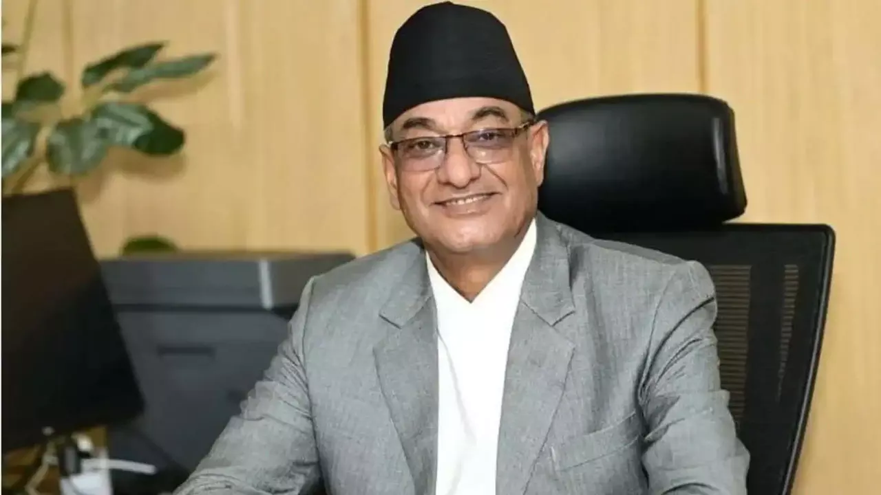 Nepal Home Minister Resign: कौन है नेपाल के गृहमंत्री रमेश लेखक? जानें अचानक क्यों दिया इस्तीफा