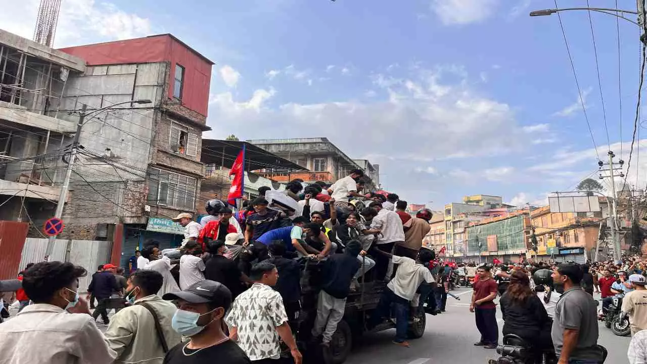 नेपाल में Gen Z आंदोलनकारियों ने मनाया जश्न, काठमांडू की सड़को पर निकाली विक्ट्री परेड