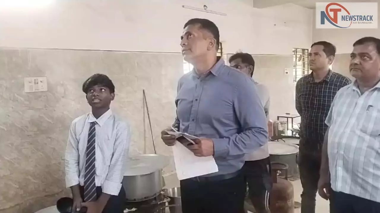 Commissioner inspects Ashram Paddhati Vidyalaya, stops payment of contractor