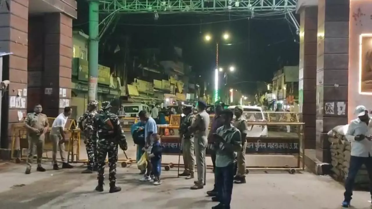 Maharajganj News: नेपाल हिंसा के चलते महराजगंज डीएम–एसपी ने सीमा पर कैंप कर कसी सुरक्षा व्यवस्था