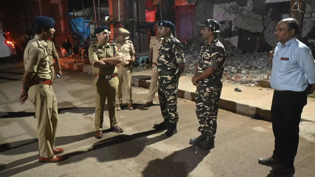 Siddharthnagar News: नेपाल हिंसा के बाद ककरहवा सीमा पर सख्ती, SP अभिषेक महाजन ने किया निरीक्षण
