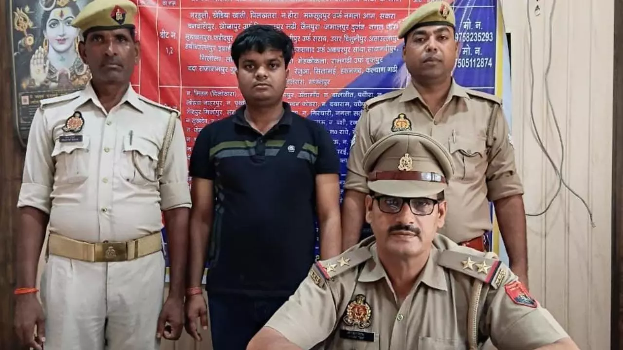Etah News: एटा जलेसर में भाजपा नेता के बेटे की फायरिंग का वीडियो वायरल, पुलिस ने किया गिरफ्तार