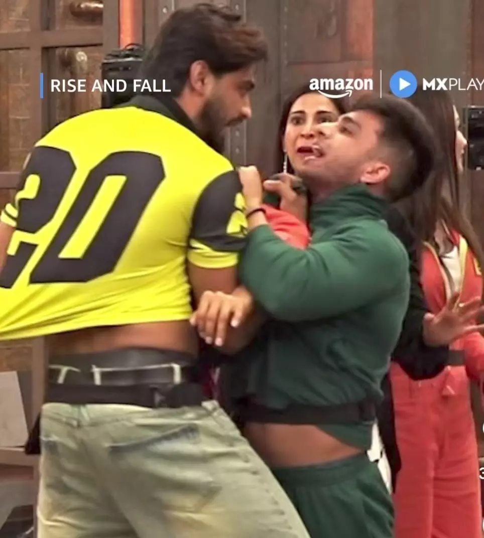 Arbaaz Patel And Aarush Bhola Fight |Rise And Fall Reality Show Promo Aarush  Bhola Fight With Arbaaz | Rise And Fall में हुई भयंकर लड़ाई, कंटेस्टेंट्स  ने एक-दूसरे पर उठा दिया हाथ,