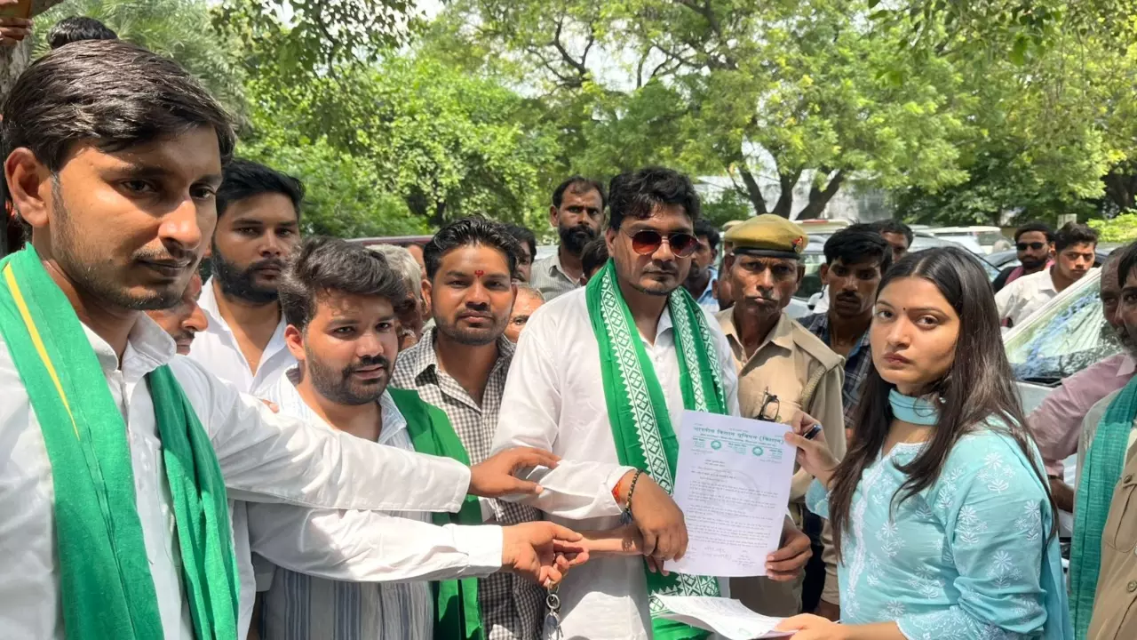 अवैध सोडा फैक्ट्री को लेकर भाकियू का हंगामा, सीज न होने पर अनिश्चितकालीन धरने की चेतावनी