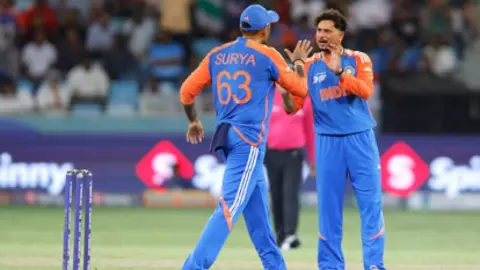एशिया कप के पहले मैच में भारत ने हासिल की एकतरफा जीत,  यूएई की टीम हुई 57 रनों पर ढेर