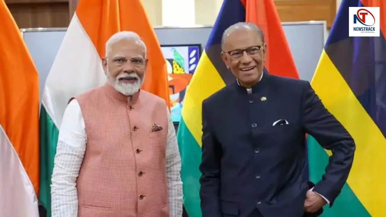 Modi meets Mauritius PM