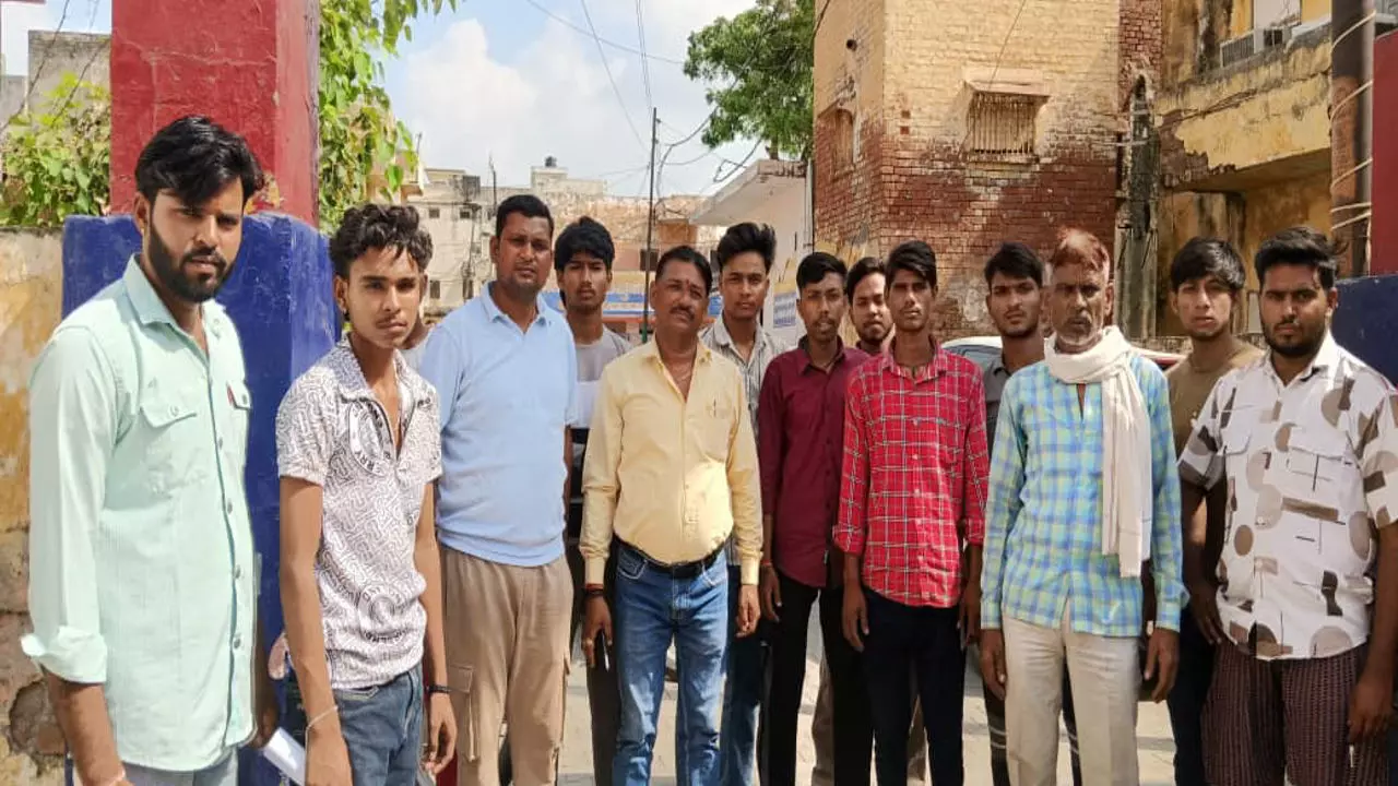 Hapur News: ब्लैकमेल, अश्लील वीडियो और धमकी… आहत युवती ने खाया जहर, मौत के बाद खुला सनसनीखेज राज