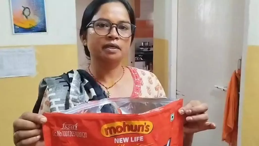 Mathura News: कॉर्नफ्लैक्स पैकेट से निकली छिपकली, संस्था ने की शिकायत