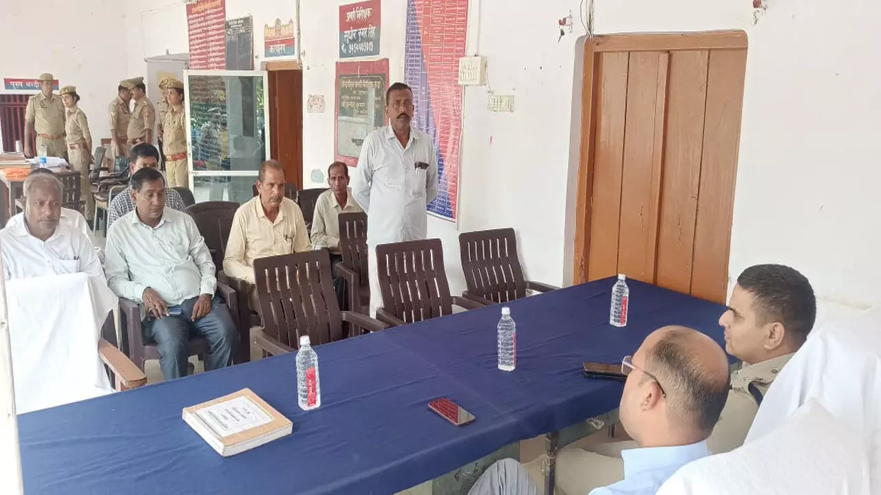 Balrampur News: DM व पुलिस अधीक्षक ने सुनी जनसमस्याएं, अधिकारियों को समयबद्ध निस्तारण के निर्देश