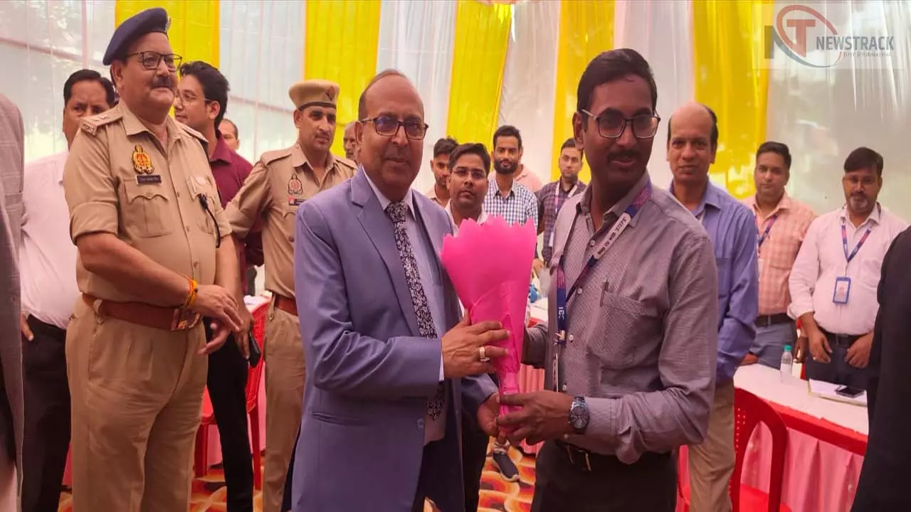 Etah News: एटा में राष्ट्रीय लोक अदालत में 50 हजार मामलों का निस्तारण, उमड़ी भीड़