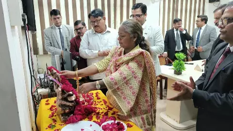 Jhansi Lok Adalat Creates Record