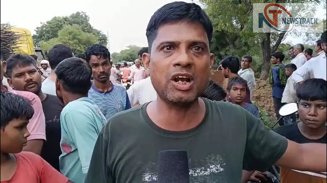 Mathura Flood News: बाढ़ निकासी से किसान की फसल संकट में, न्याय की गुहार