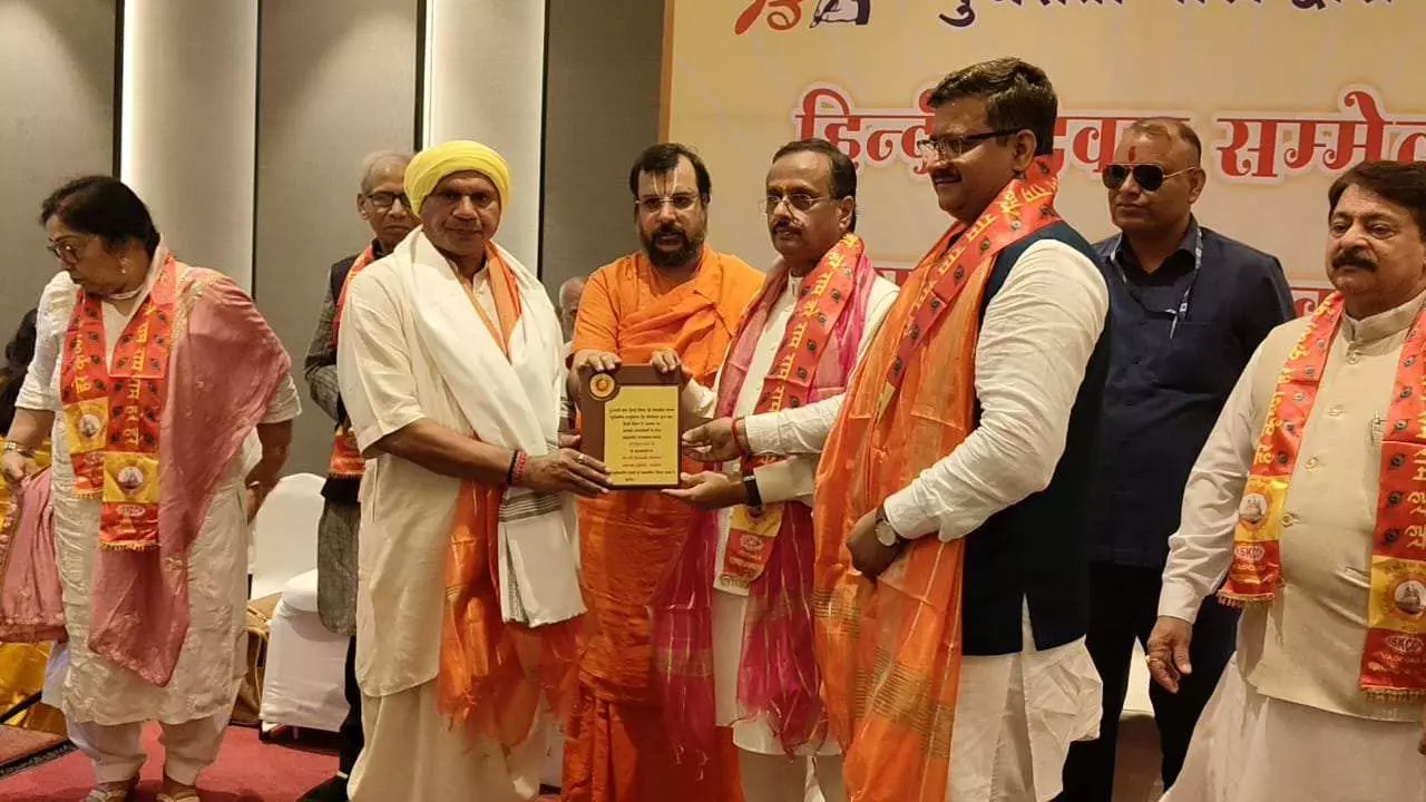 Hindi Sammelan Vadodara: भाषाओं के समन्वय से मजबूत होगी देश की एकता : डॉ. दिनेश शर्मा