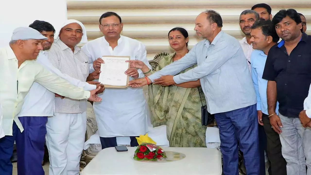 Educationists present letter of appreciation to Union Minister of State for Finance, Jagi Nai Ummid