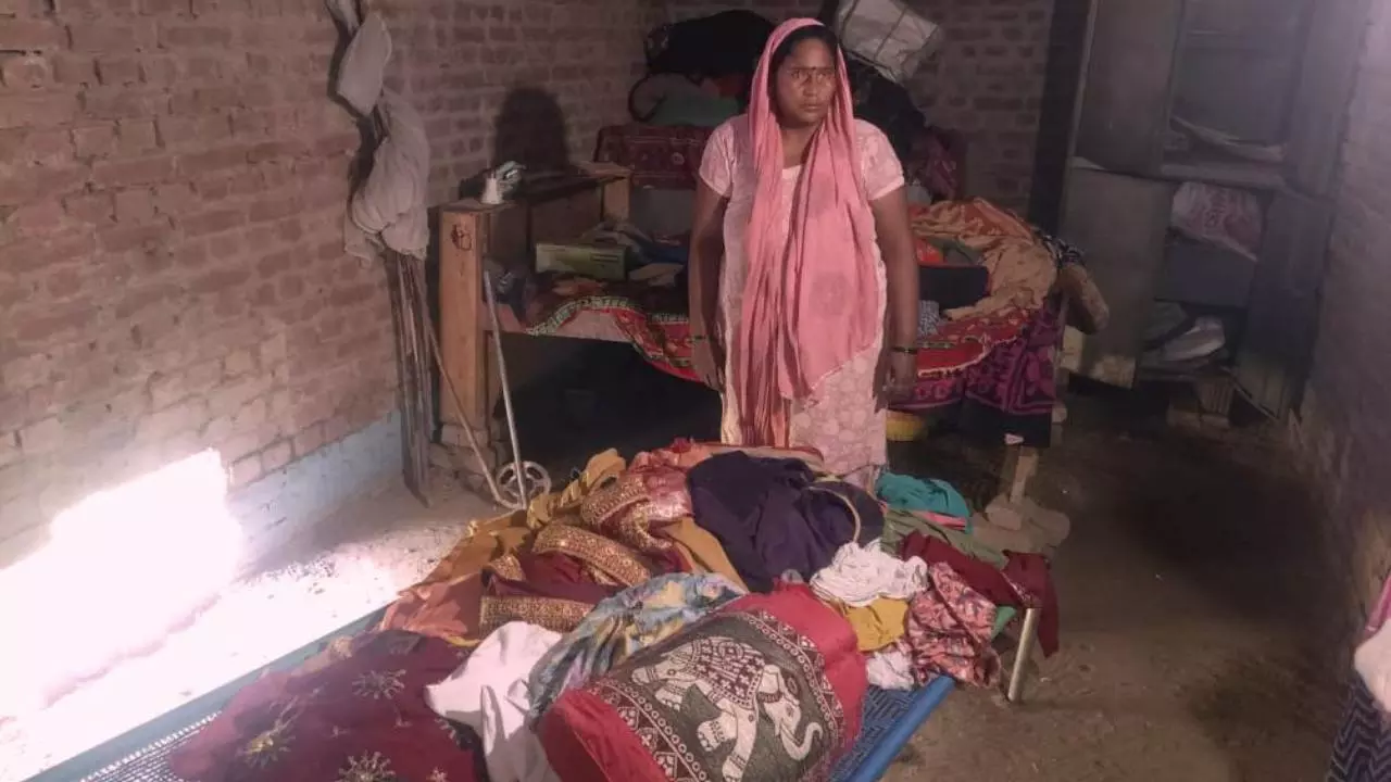 Bareilly News: अज्ञात चोरों ने शादी वाले घर को बनाया निशाना, लाखों के जेवर और नकदी चोरी