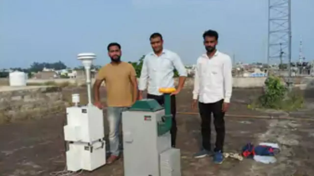 Shravasti News: श्रावस्ती में अब मिलेगी खराब हवा की सटीक जानकारी, दो मशीनें स्थापित
