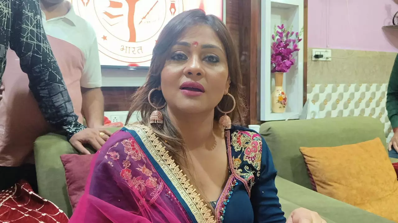 Baghpat News: मिनी पाकिस्तान बयान पर सियासी भूचाल, अनामिका जैन अंबर का समर्थन