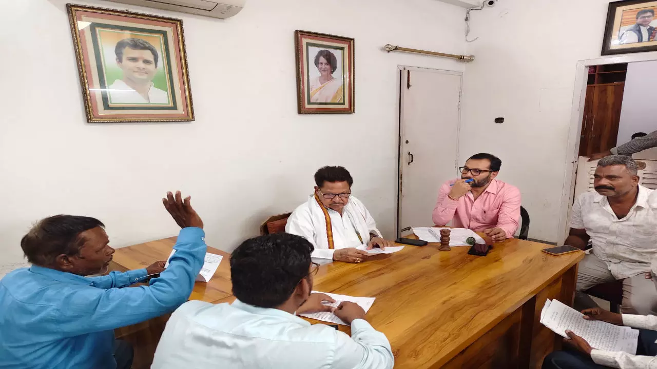Barabanki News: गोरखपुर घटना पर पीएल पुनिया का वार: डबल इंजन सरकार में बढ़ा अपराध
