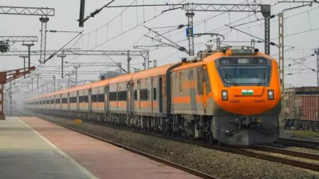 Chandauli News: ईरोड से जोगबनी के लिए नई अमृत भारत एक्सप्रेस की शुरुआत, जानिए पूरी डिटेल
