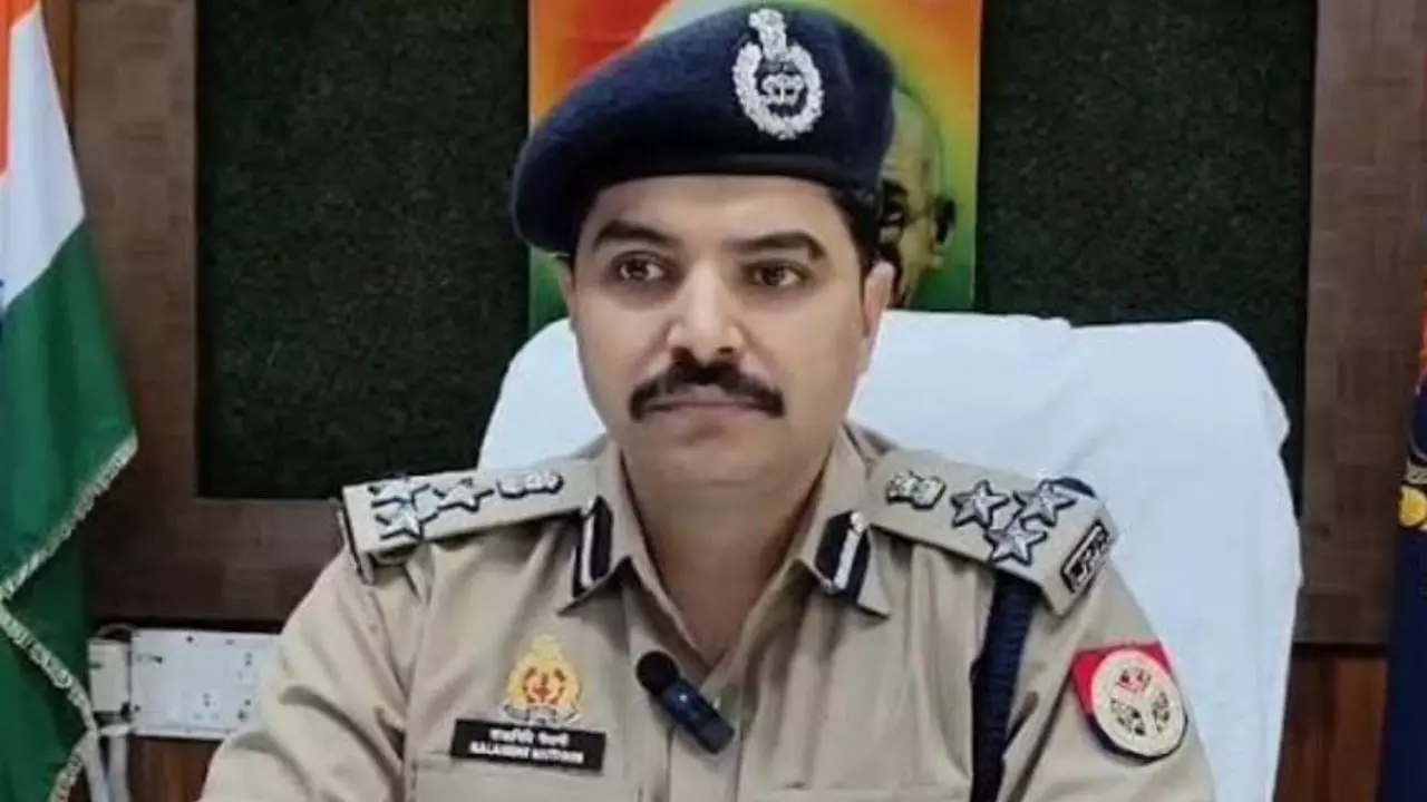 Hapur News: सलारपुर में हिंसा के बाद डीआईजी सख्त, पुलिस पर हुई कड़ी कार्रवाई