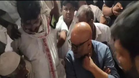 Hapur News: हापुड़ हत्याकांड में कांग्रेस का सरकार पर हमला, अजय राय बोले- यूपी में गुंडाराज Hapur News: हापुड़ हत्याकांड में कांग्रेस का सरकार पर हमला, अजय राय बोले- यूपी में गुंडाराज