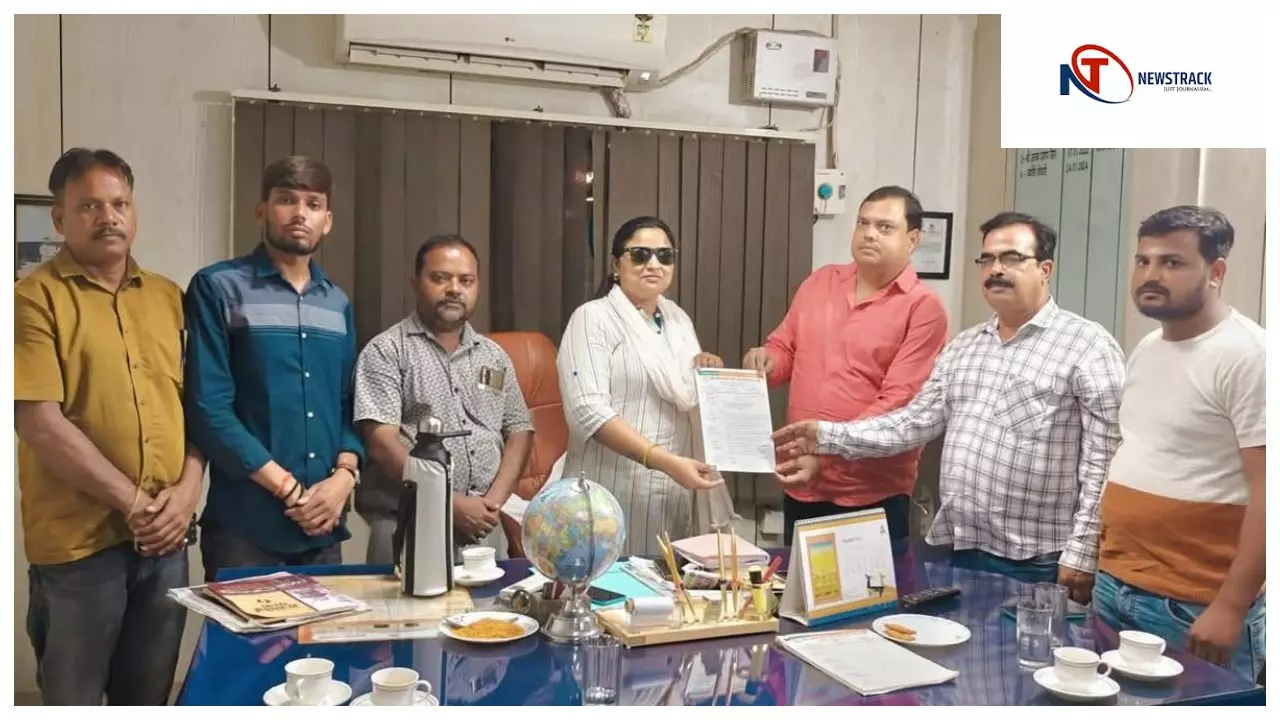 Hardoi News: नवीन गल्ला मंडी परिसर में अव्यवस्था, कूड़े और अंधेरे से जूझ रहे व्यापारी
