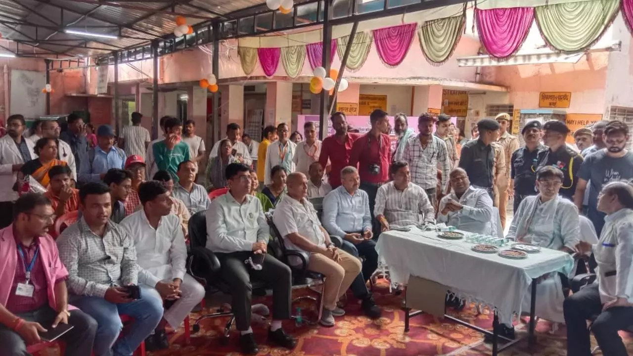 उम्मीदों का त्योहार: झाँसी में 24,000 से अधिक लोगों को स्वास्थ्य का तोहफ़ा मिला