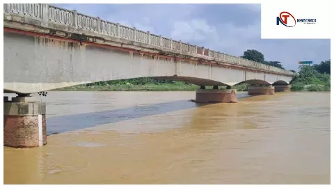 बलरामपुर: खतरे से नीचे बह रही राप्ती नदी, प्रशासन अलर्ट मोड पर राहत की स्थिति बरकरार बलरामपुर: खतरे से नीचे बह रही राप्ती नदी, प्रशासन अलर्ट मोड पर राहत की स्थिति बरकरार