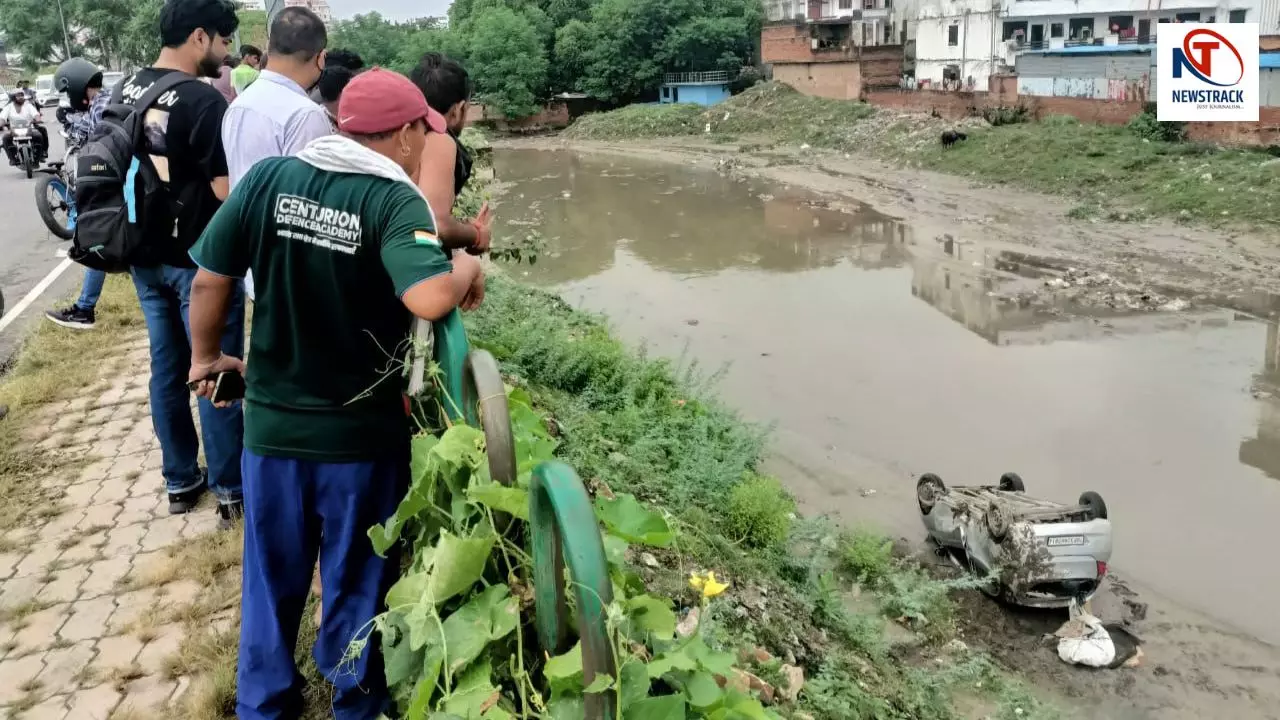 Lucknow car accident